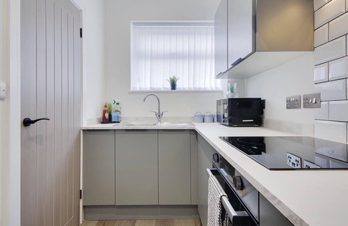 Bournemouth Apartment | Luxury Ground Floor Apartment Wifi/Netflix