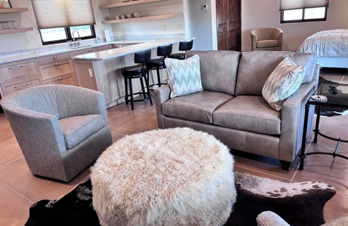 Elgin Cottage | Luxury guest house on a private ranch in Arizona's wine country