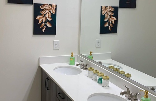 Mableton Apartment | Luxury Hamptons Apartment On The Chattahoochee River