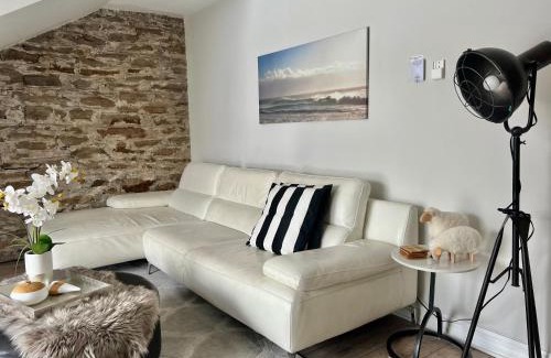 Perth Apartment | Luxury Heritage Escape with Spectacular Tay Basin View