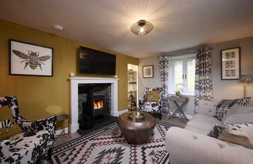 Inverness Other | Luxury Highland Haven with Hot Tub by Loch Ness - Balnacraig Farmhouse