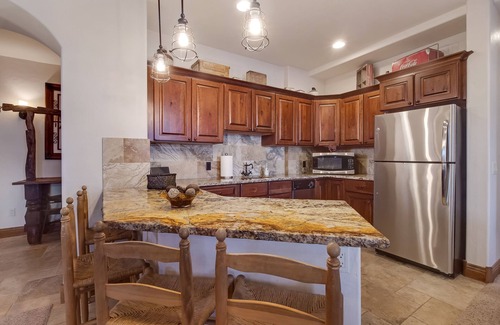 The Highlands House | LUXURY HIGHLANDS HOME! Ten Mile Views, Lake View, Hot tub, Pool table, Foosball