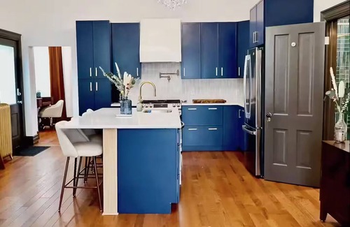 Burlington Apartment | Luxury Historic 2BD - Modern Comfort Near Downtown, Steps Away from New Bakery