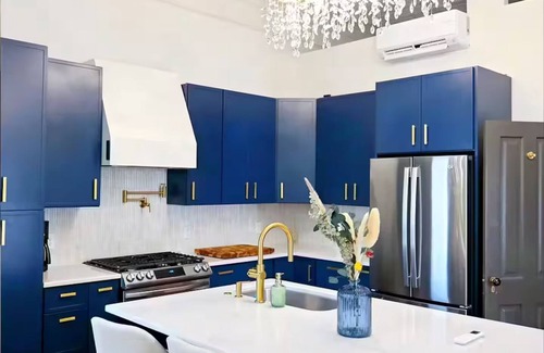 Burlington Apartment | Luxury Historic 2BD - Modern Comfort Near Downtown, Steps Away from New Bakery