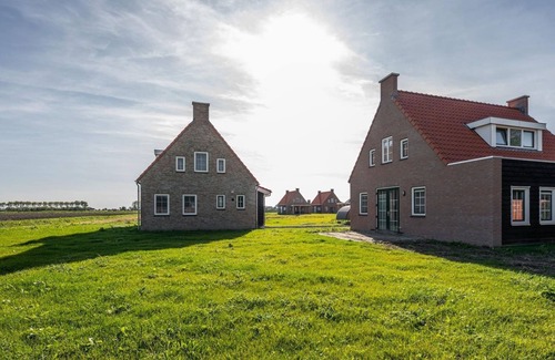 Ossenisse House | Luxury Holiday Home With hot Tub, in Zeeland