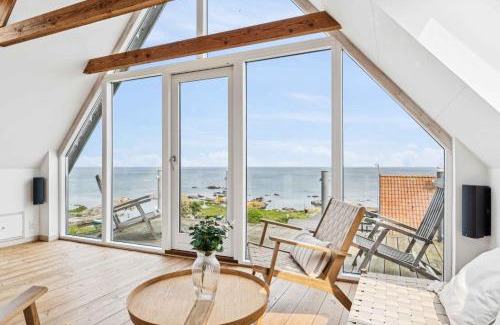 Bolshavn House | Luxury Holiday Home With Sea View