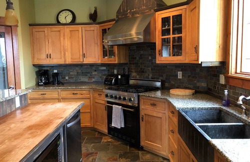 Silver Star Mountain House | Luxury Home on The Knoll - TV room with Snooker table & private hot tub