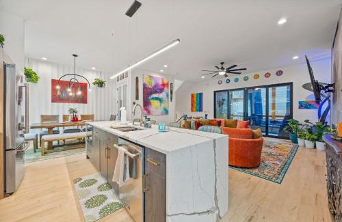 Reynoldstown House | Luxury Home 4BR 4BA City Views HotTub GameRoom