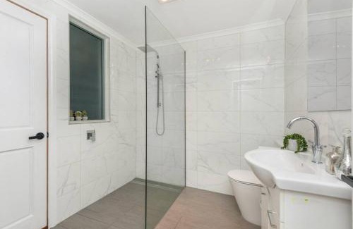 Bendigo Villa | Luxury Home Away From Home in Heart Bendigo's CBD