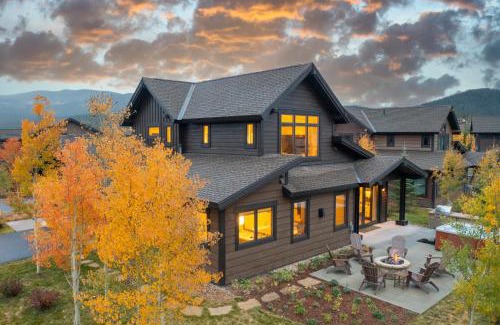 Fairmount On The River House | LUXURY HOME by the river! Walk to Shuttle, Hot Tub, Fire Pit, designer finishes!