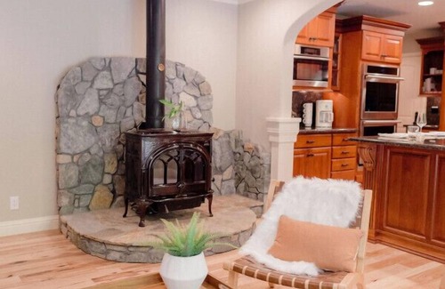 Nevada City House | Luxury Home, Hot Tub Walk To Downtown Nevada City