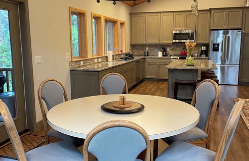 Alyeska House | Luxury home -Huge kitchen, living room, HOT TUB, & sauna in a private wooded lot