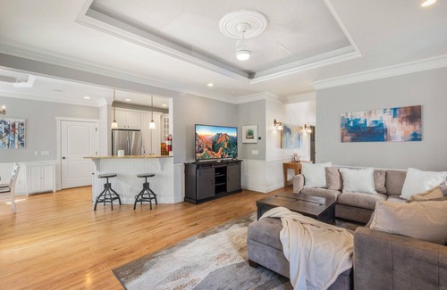 Ouray House | Luxury Home in Downtown Ouray - Sleeps 10 - Spacious - Pet-friendly
