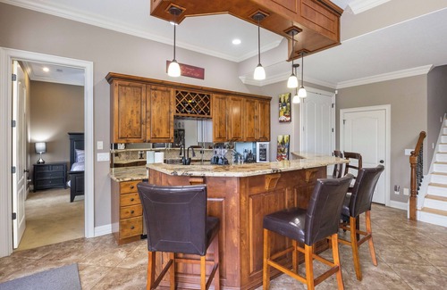 Osage Beach House | Luxury Home in Porta Cima!