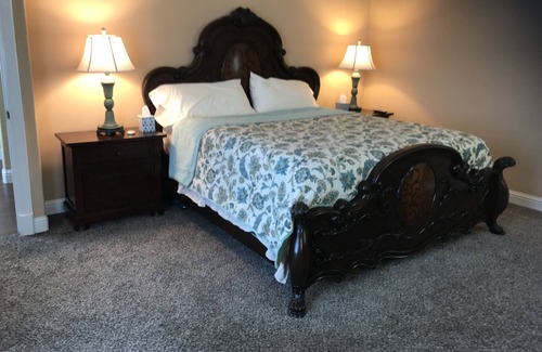 Columbia House | Luxury Home in Redding 4 bedrooms and office