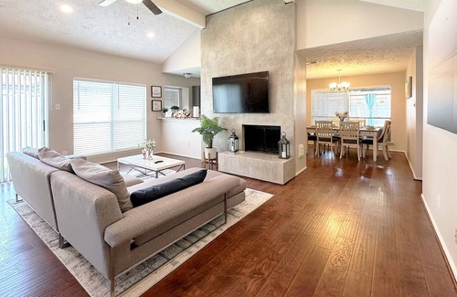 Stafford House | Luxury Home in Sugar Land-Stafford