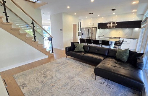 Aylmer House | Luxury Home - Near Downtown Ottawa