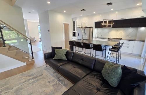 Aylmer House | Luxury Home - Near Downtown Ottawa
