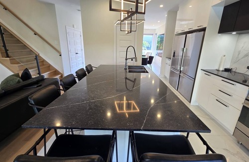 Aylmer House | Luxury Home - Near Downtown Ottawa