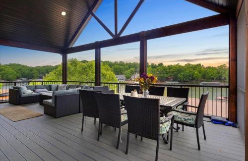 Linn Creek House | Luxury Home on Cove with Boat Slips, Waterslides, and Jump Deck