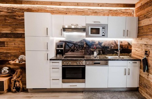 Schonbach Apartment | Luxury home right at the Mittelstation lift