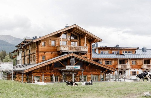 Schonbach Apartment | Luxury home right at the Mittelstation lift