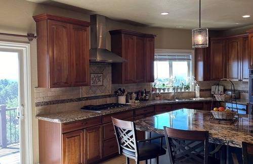 Cottonwood Heights House | LUXURY HOME WITH AMAZING CITY/LAKE VIEWS, 3 LRG DECKS, & MINUTES TO SKI AREAS