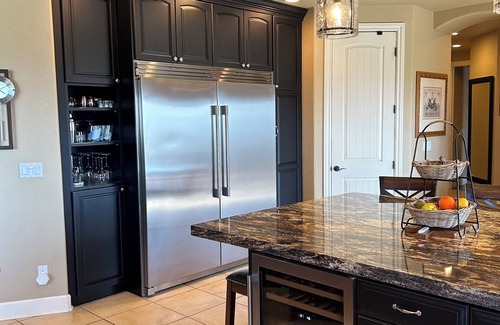 Cottonwood Heights House | LUXURY HOME WITH AMAZING CITY/LAKE VIEWS, 3 LRG DECKS, & MINUTES TO SKI AREAS