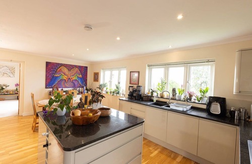 Glastonbury House | Luxury Home with Exquisite Art