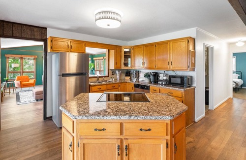 Connellys Springs Cabin | Luxury Hot Tub & Mountain Views