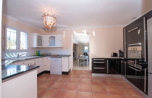 Carnoux-en-Provence House | Luxury house with large heated pool in spacious property, 10 min from the sea