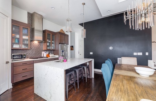 Edgehill House | Luxury House |Heated Pool| Gulch |Walk Anywhere!