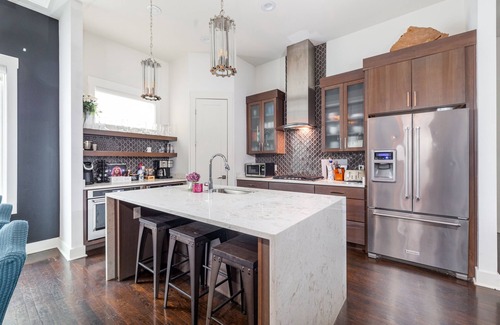 Edgehill House | Luxury House |Heated Pool| Gulch |Walk Anywhere!