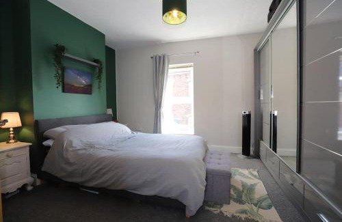 Carlisle Apartment | Luxury House Near City Center Hospital &Superstore
