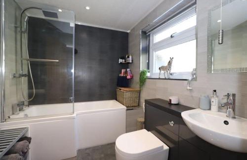 Carlisle Apartment | Luxury House Near City Center Hospital &Superstore