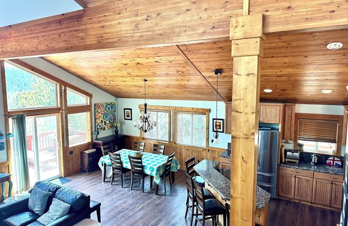 Truckee House | Luxury in prime location. Hot tub, games room with pool table. 4th night free.