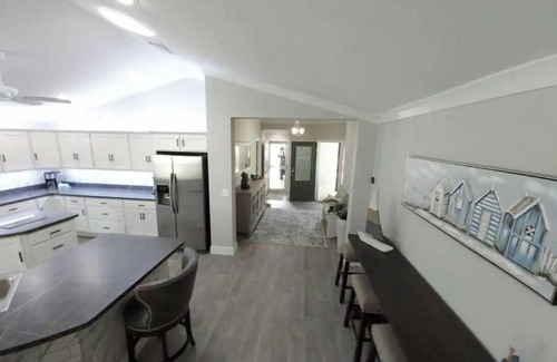Wildwood House | Luxury in the Villages 2 King beds GREAT Location