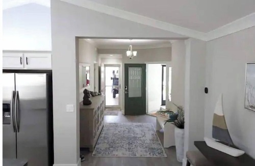 Wildwood House | Luxury in the Villages 2 King beds GREAT Location