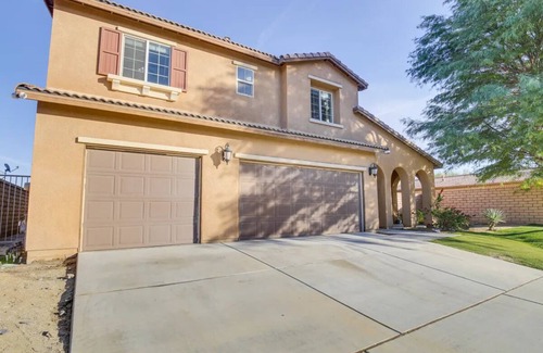 Indio House | Luxury Indio Home nBig 2 story with game room & span10 minutes away from Casino