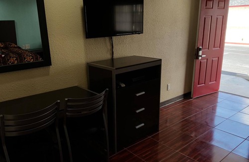 Kenedy Hotel | Luxury Inn & RV Park