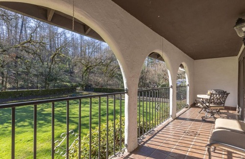 Deer Park House | Luxury Italian Wine Villa l Napa