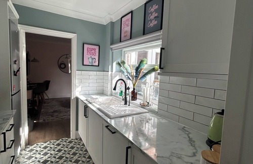 Newcastle-upon-Tyne Apartment | Luxury Jesmond flat with outdoor fire-pit, close to the dene and Newcastle city