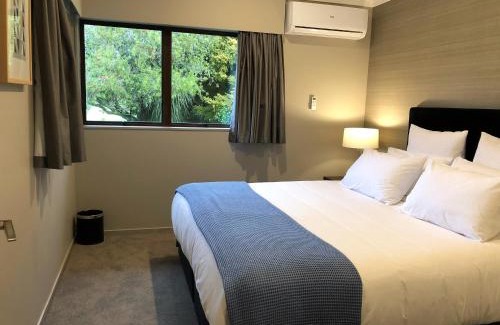Rotorua House | Luxury K-Lodge with Golf course view-Rotorua