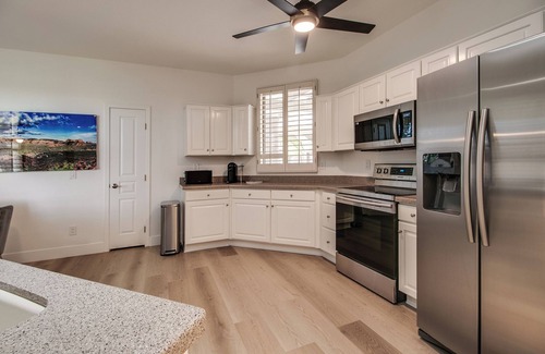 Kierland House | Luxury Kierland 2 Bdrm Golf Course Condo w/Garage!