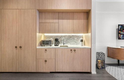 Brickell Apartment | Luxury King Suite W City view at SLS Brickell