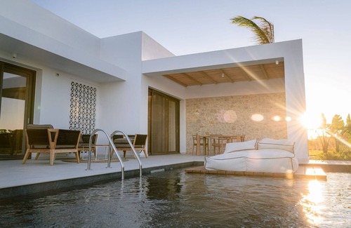 Tingaki Villa | Luxury Kos Villa | Villa Pigwidgeon | 1 Bedroom | Spacious Furnished