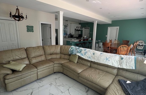 Minden Hills Cottage | Luxury lakefront cottage w/private dock. Perfect for big families. & games room