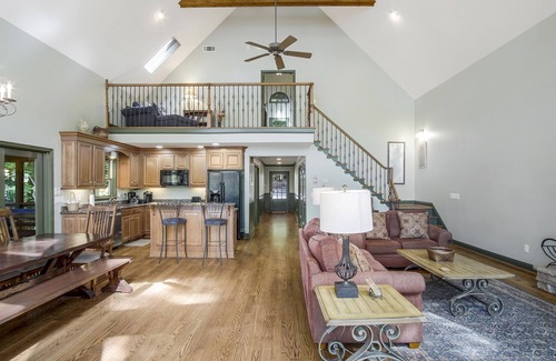 Dawsonville House | Luxury Lake Cabin - Large Outdoor Living Area, Hot Tub, Pool Table