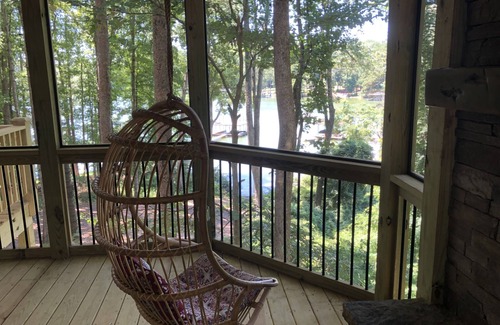 Dawsonville House | Luxury Lake Cabin - Large Outdoor Living Area, Hot Tub, Pool Table