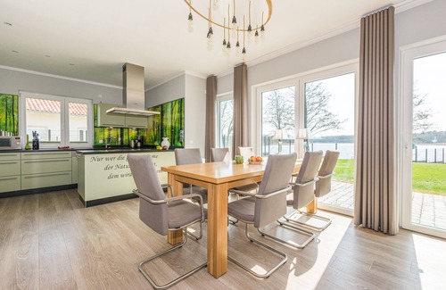 Krakow am See House | Luxury lake domicile with sauna, fireplace and boat - 130m²